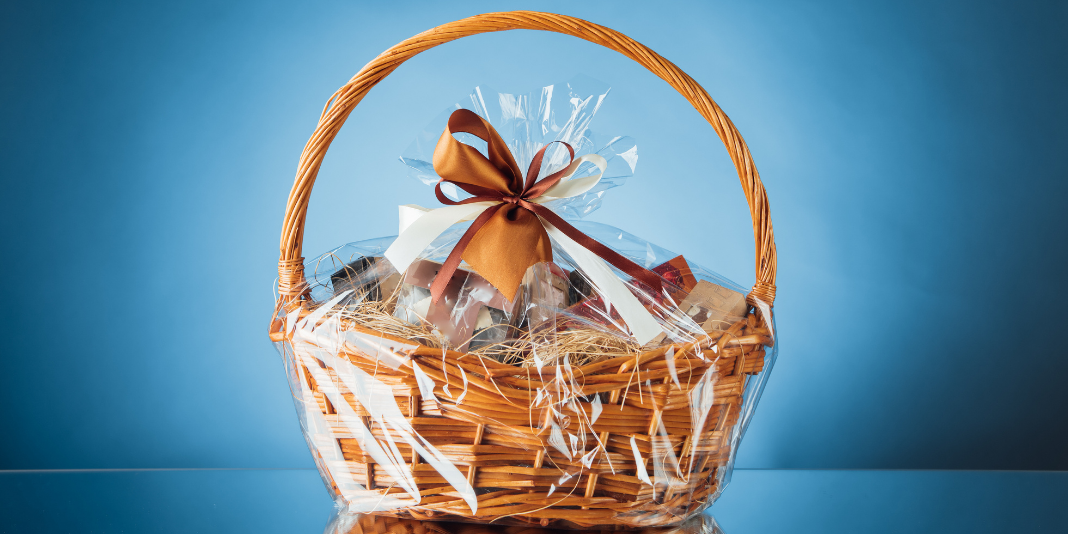 The hamper's tradition: don't forget your house helpers